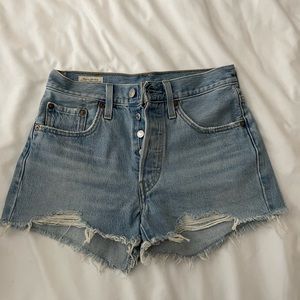 Levi’s 501 Light Blue Frayed Denim Short